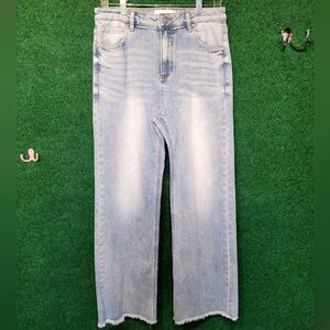 834 NWT Risen Light Blue Denim Jeans